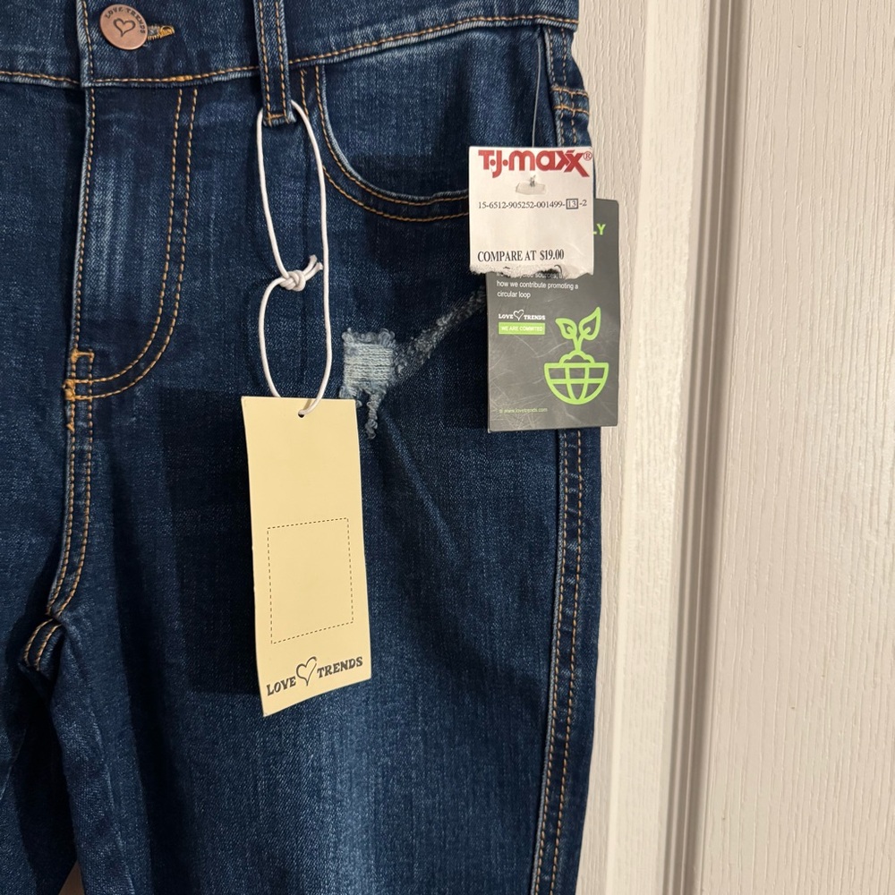 NWT Love Trends Distressed Skinny Jeans - Picture 3 of 5